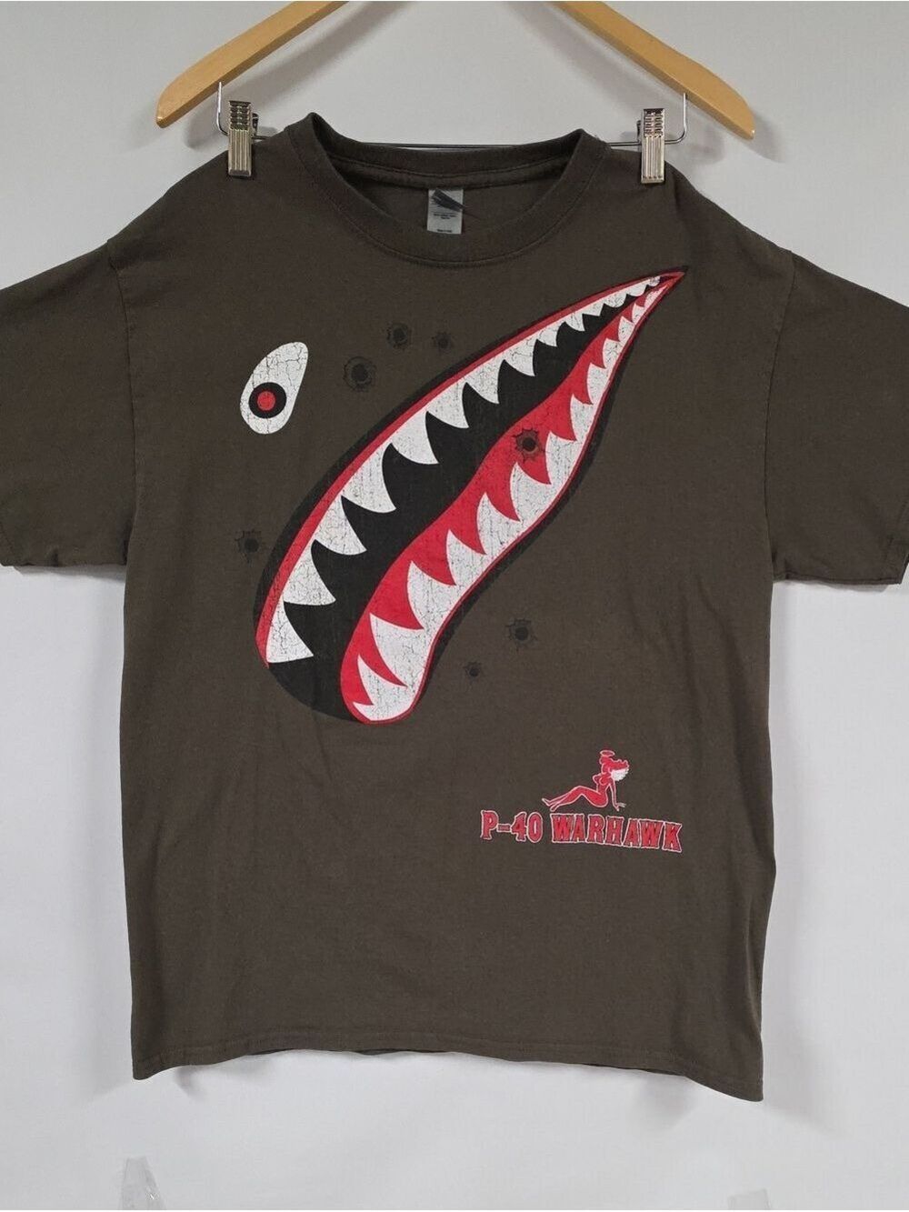 Gildan Men's P-40 Warhawk Themed Brown Short-Sleeve T-shirt, Size Large